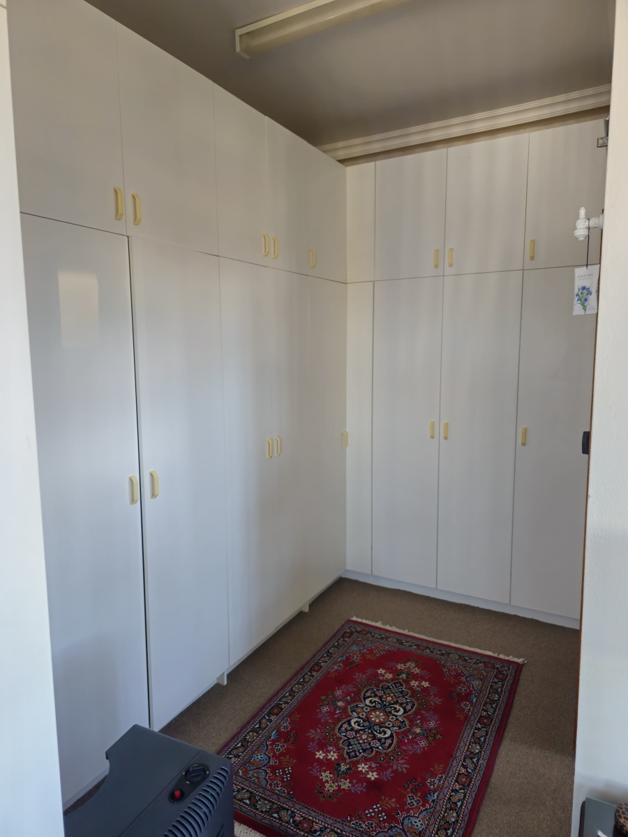 5 Bedroom Property for Sale in Stilbaai Wes Western Cape